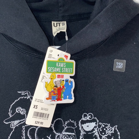 Limited Edition Uniqlo x KAWS Hoodie Brand New with Tags - Picture 2 of 5